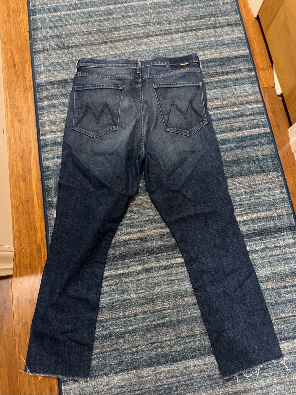 MOTHER Straight-Leg Dark Indigo Jeans The Dazzler ankle Fray